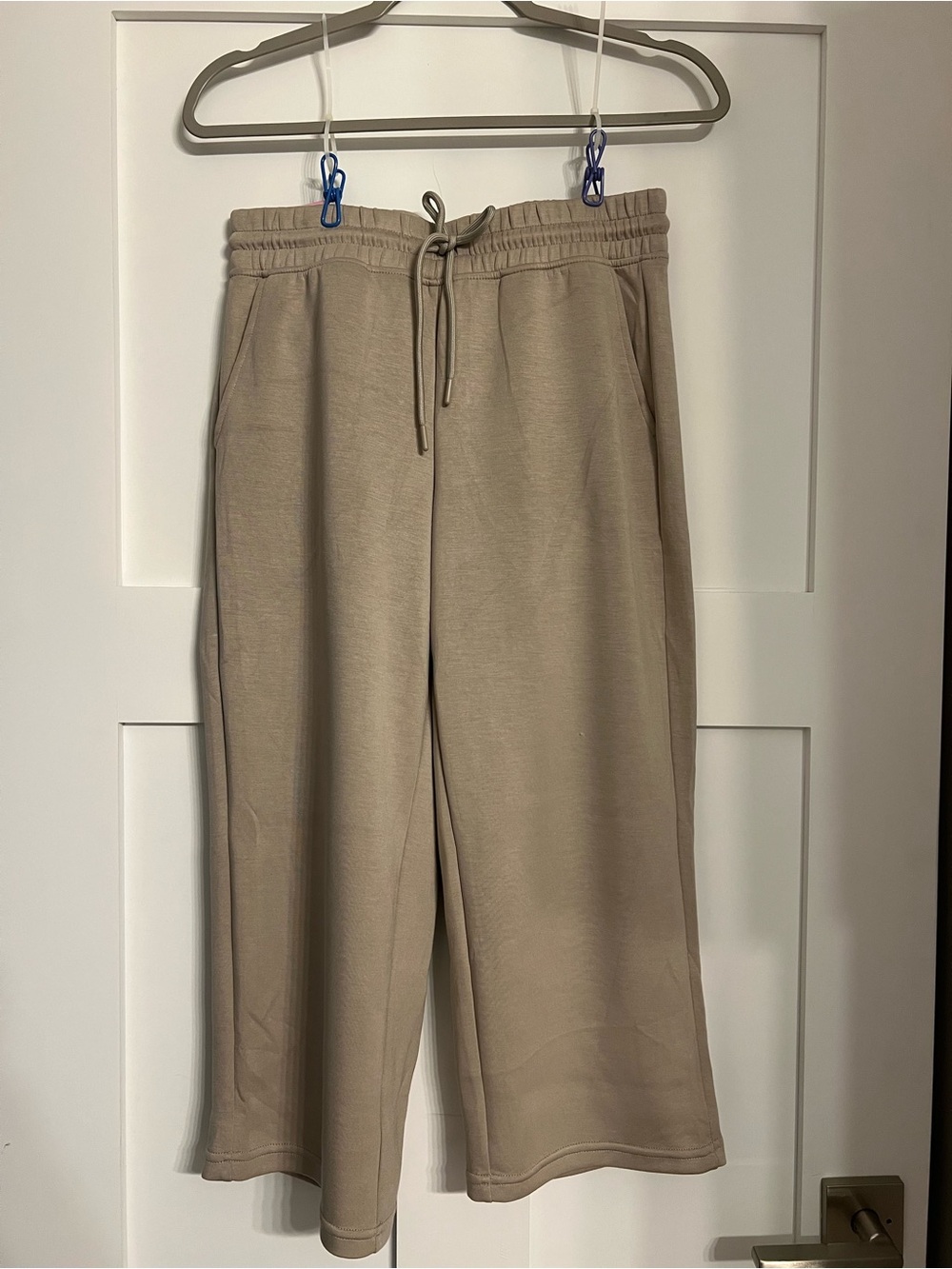 Women's Wide-Leg Drawstring Track Pants in Taupe